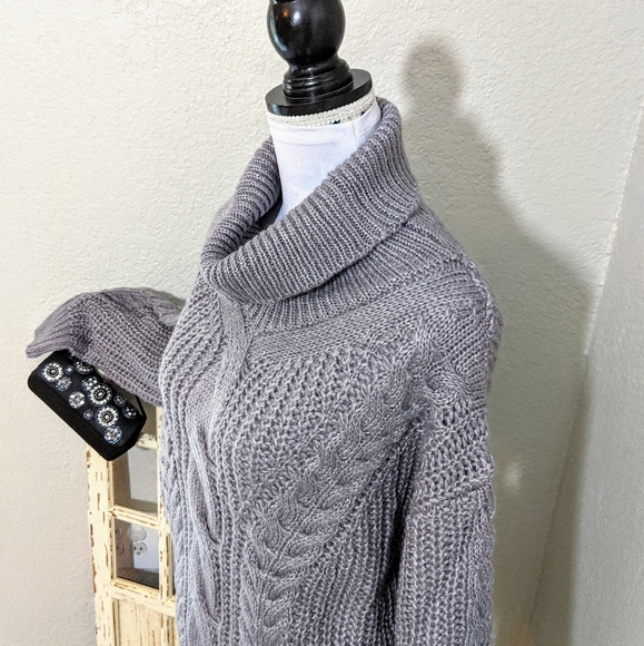 New Chunky Turtleneck Cable knit Sweater - Picture 2 of 7